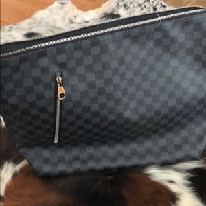 AUTHENTIC Louis Vuitton Mick MM Graphite Damier